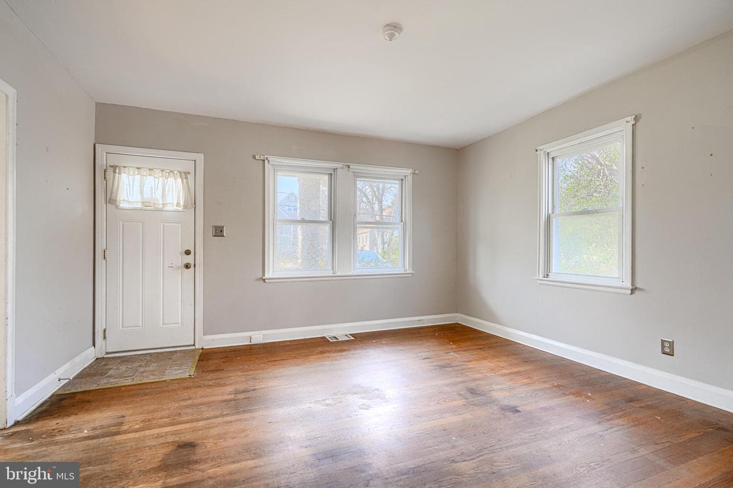 8009 Oakleigh Road photo 5