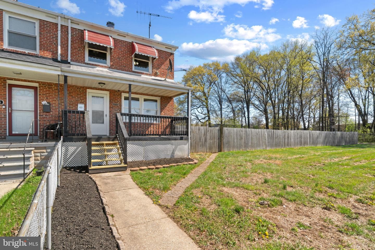 1631 Poles Road photo 3