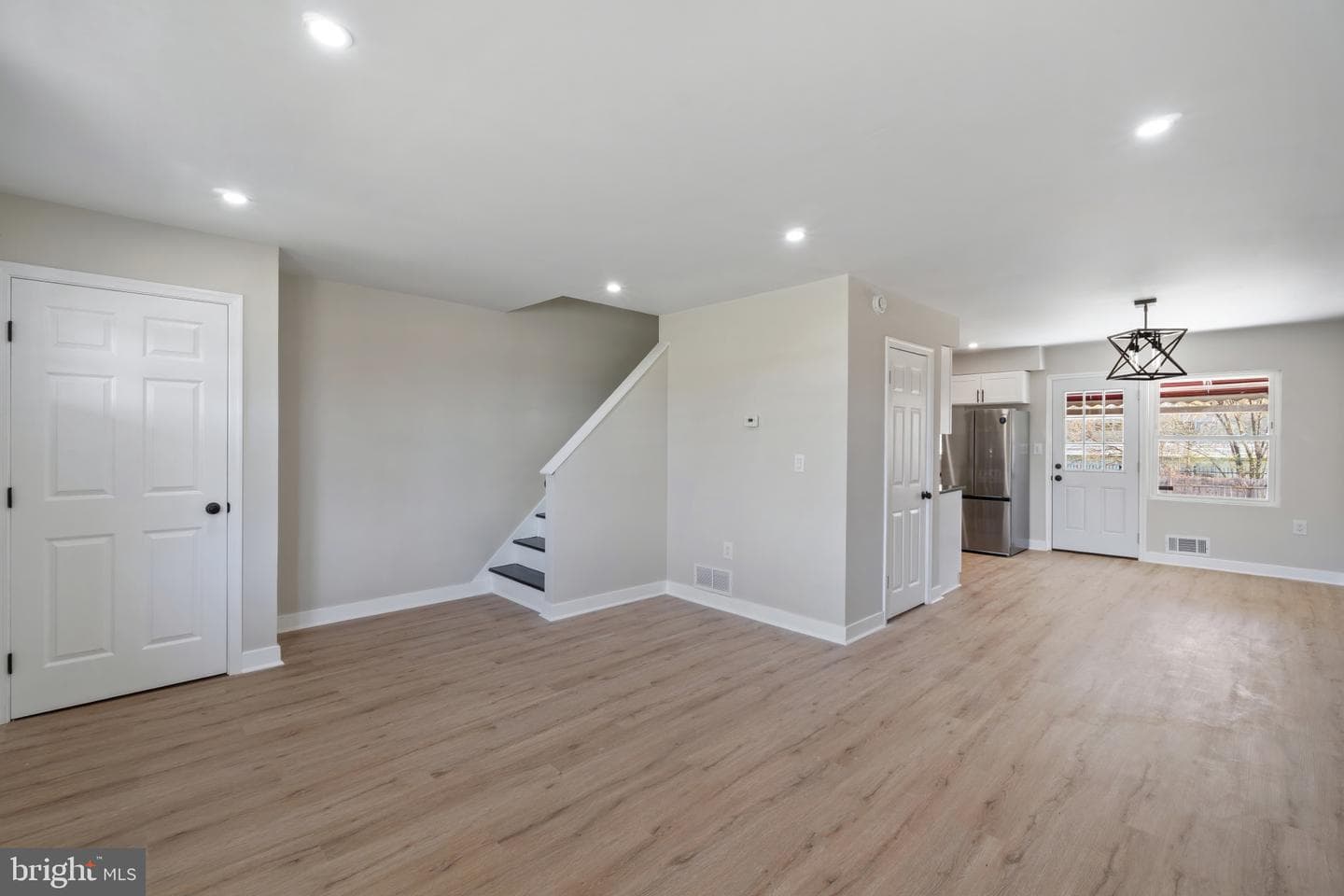 1631 Poles Road photo 5