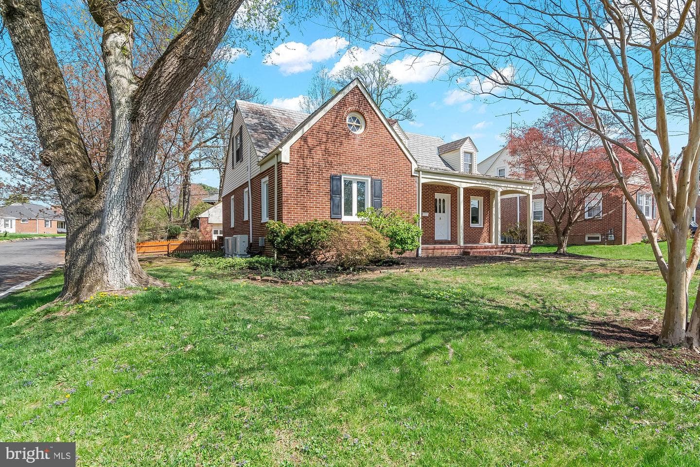 918 Weatherbee Road photo 2