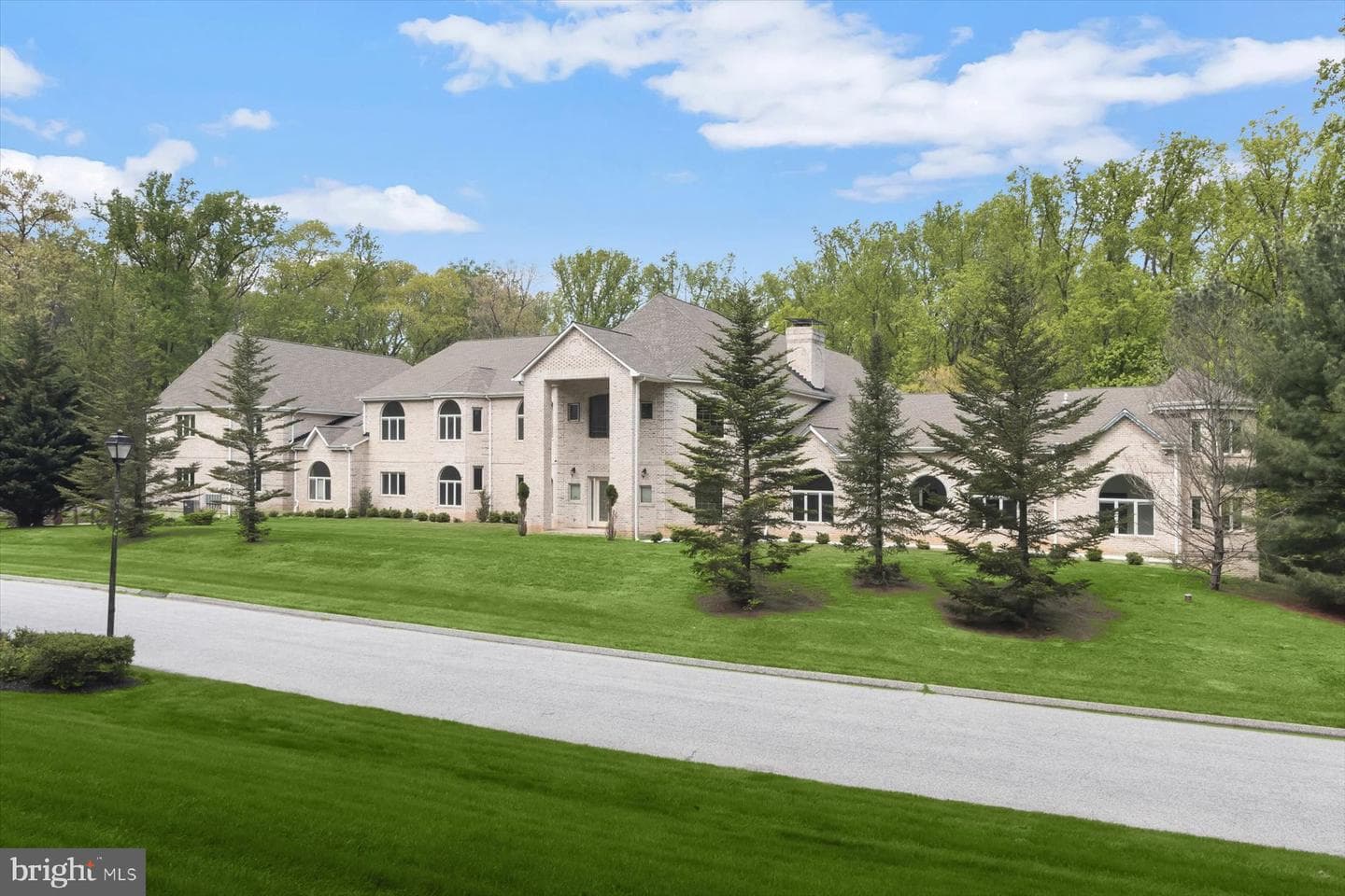 6 Evan Way, Pikesville