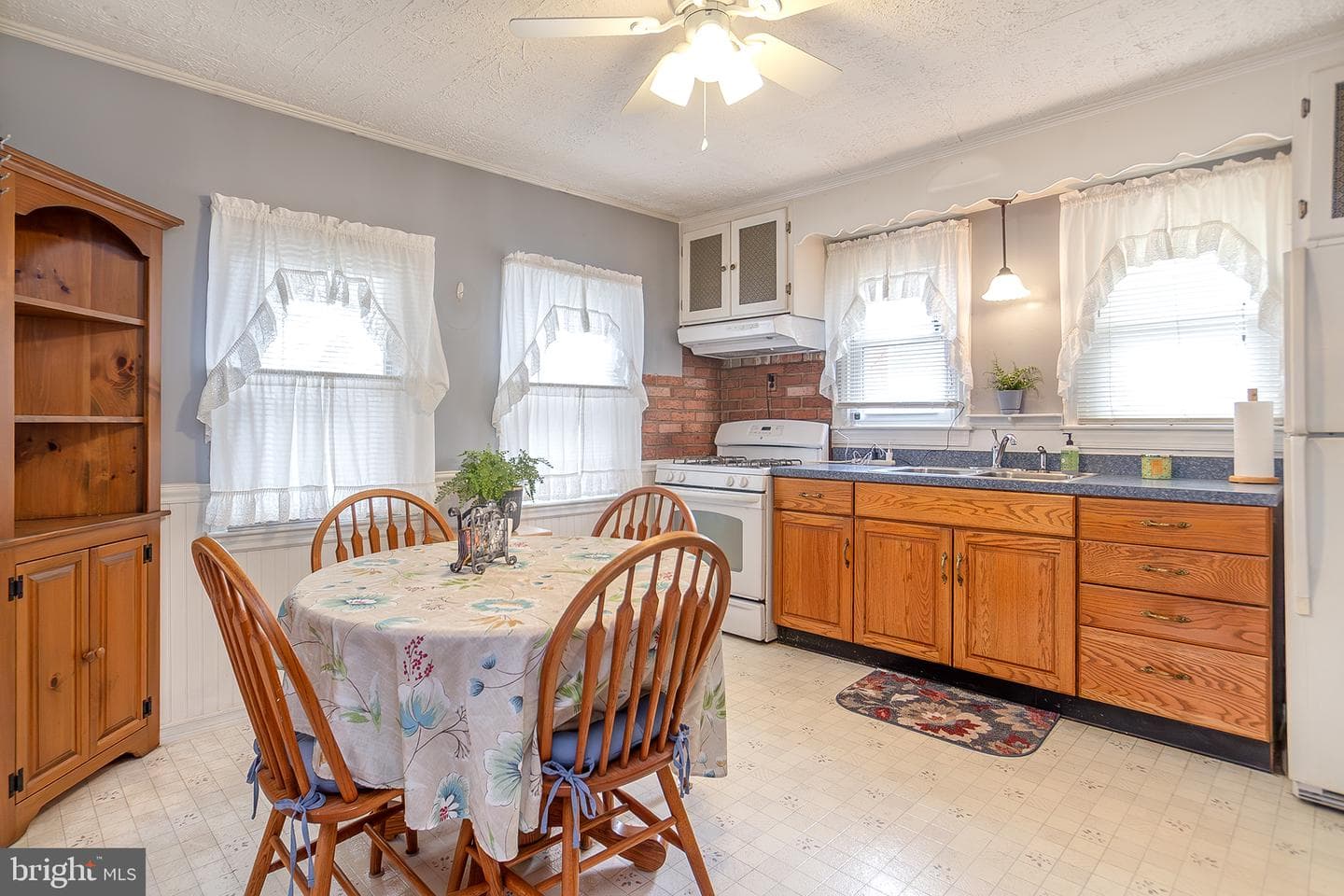 15914 Falls Road photo 10