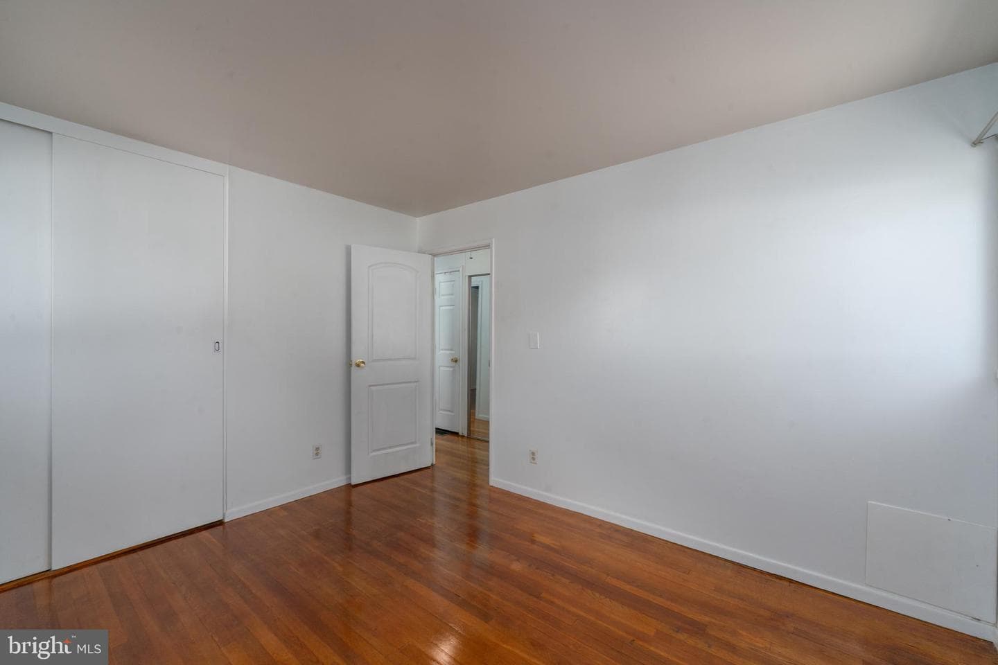 905 Lindellen Avenue photo 24