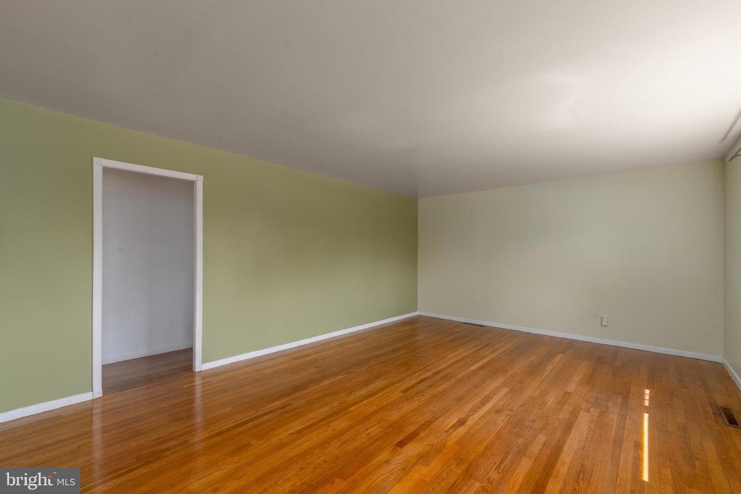 905 Lindellen Avenue photo 8