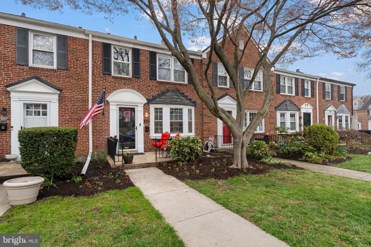 142 Regester Avenue photo 3