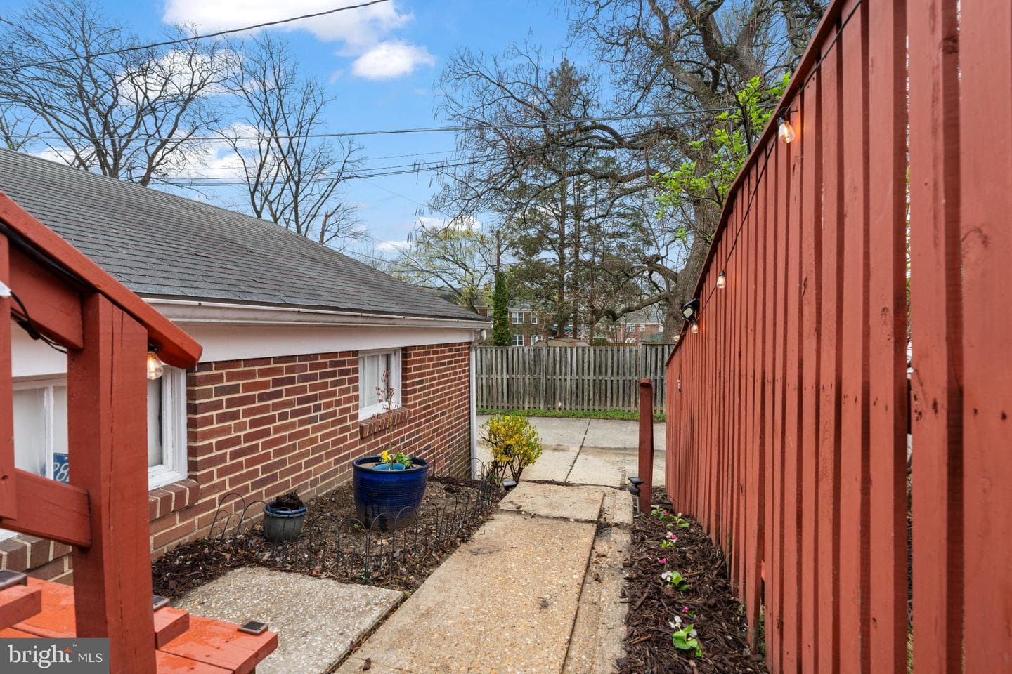 142 Regester Avenue photo 35