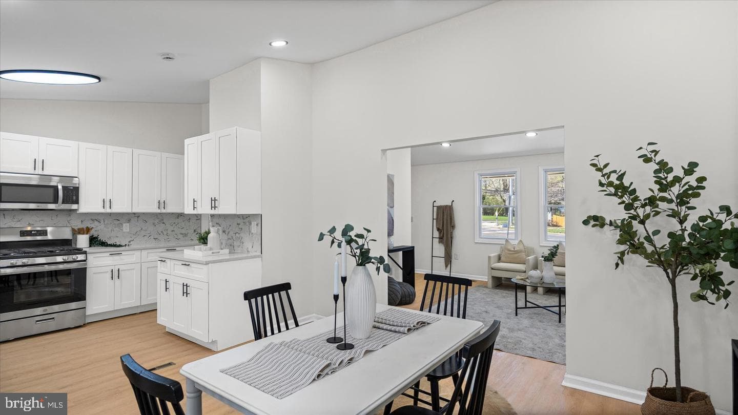 3901 Tiverton Road photo 10