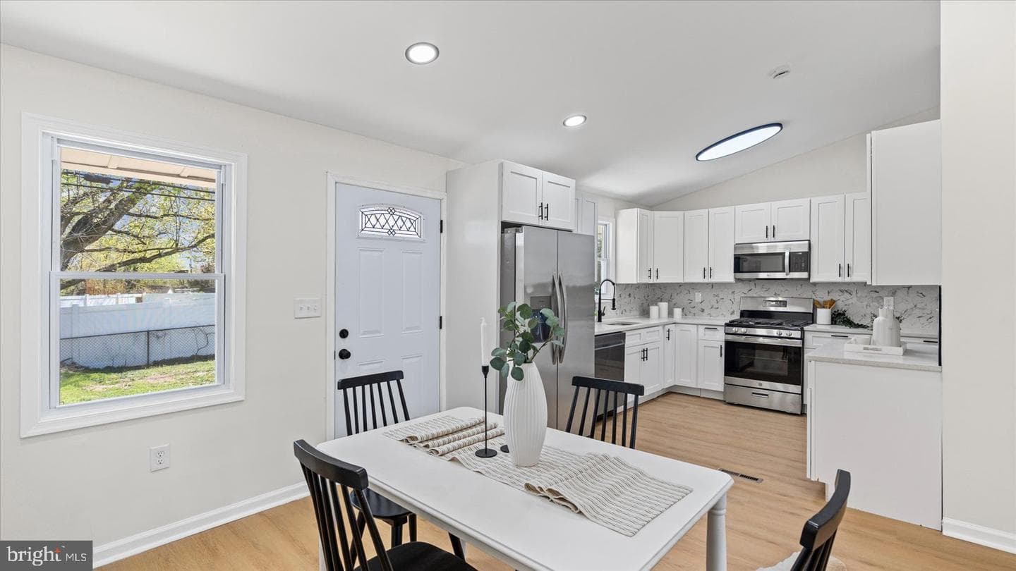 3901 Tiverton Road photo 11