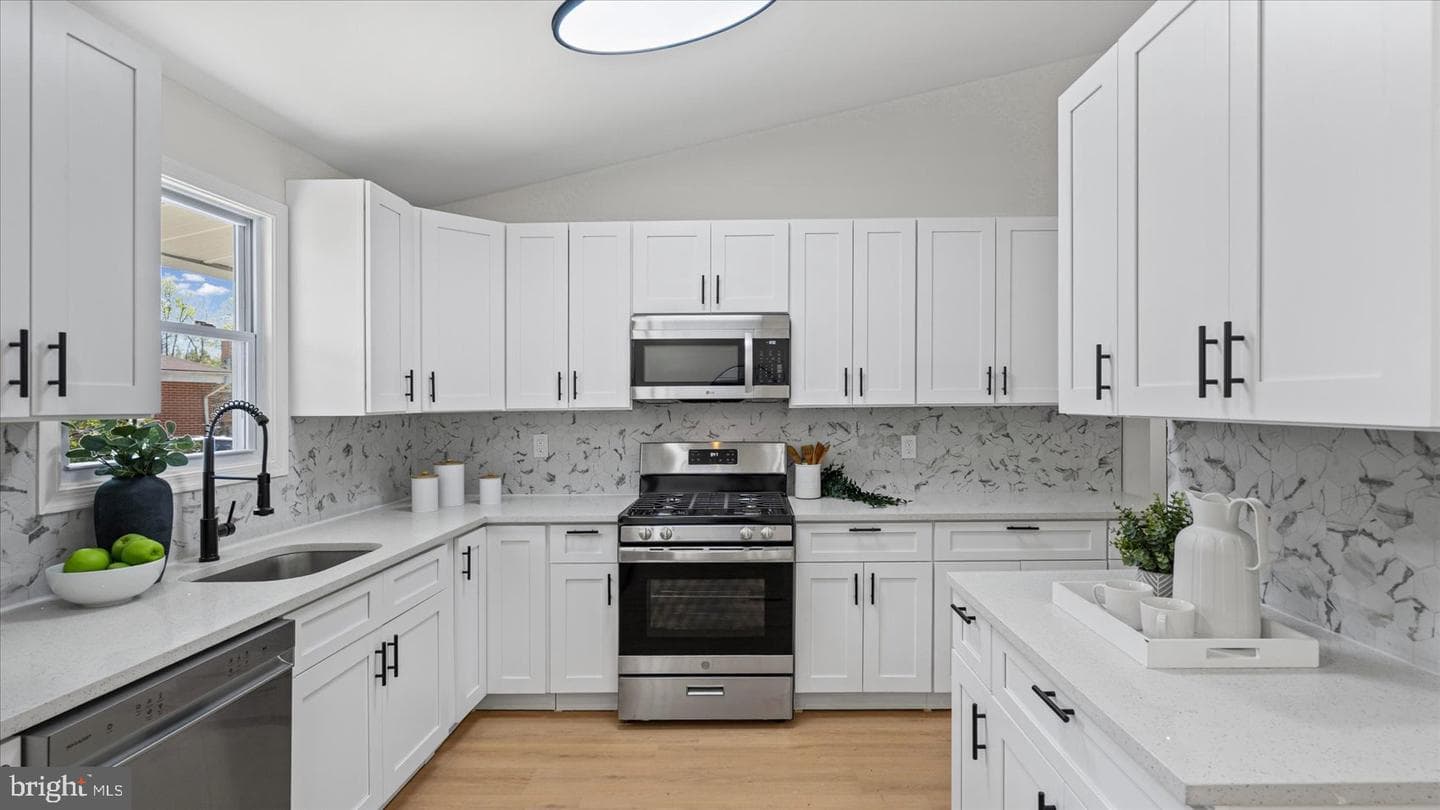 3901 Tiverton Road photo 12
