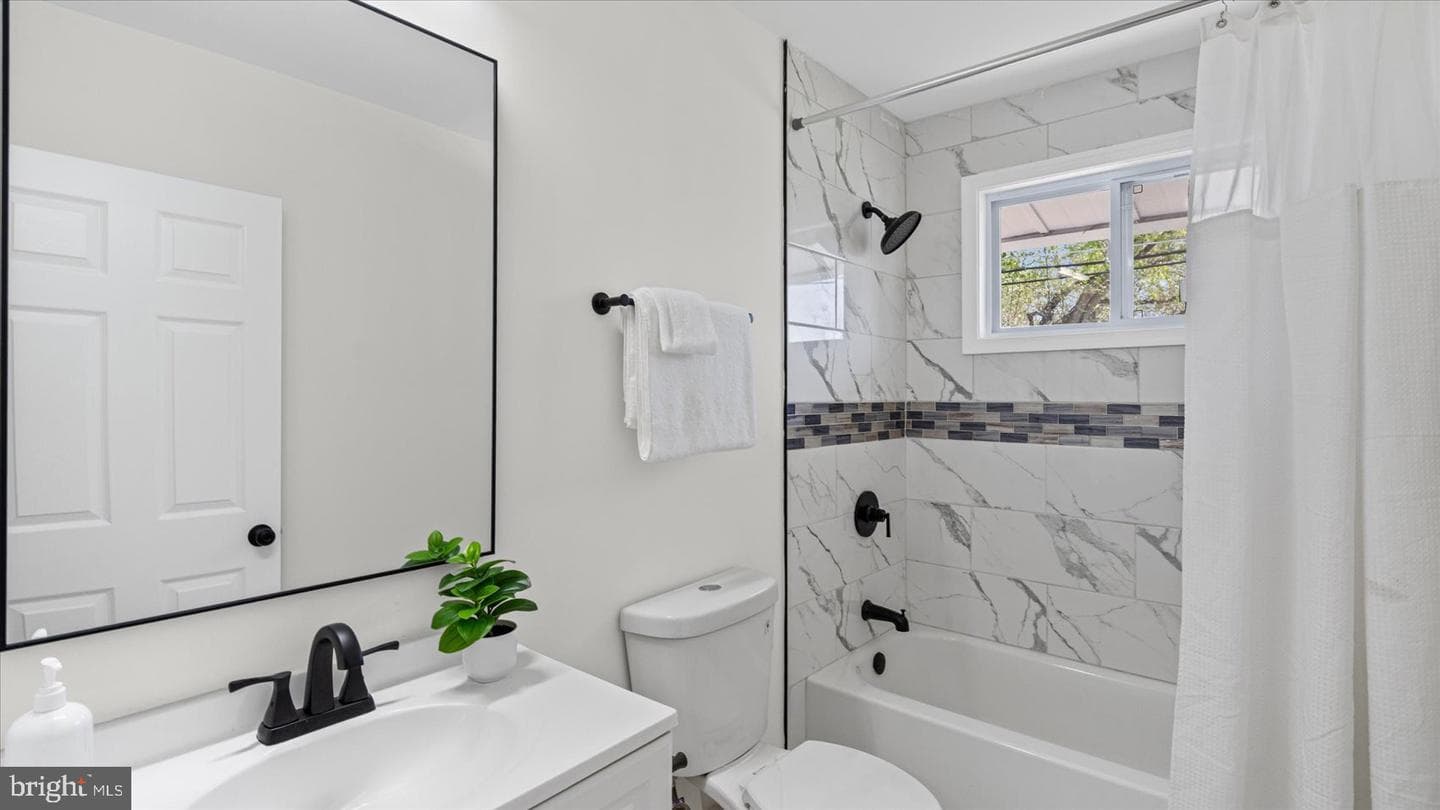 3901 Tiverton Road photo 16