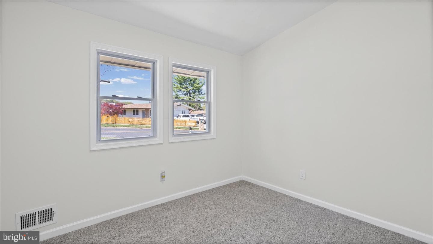 3901 Tiverton Road photo 24