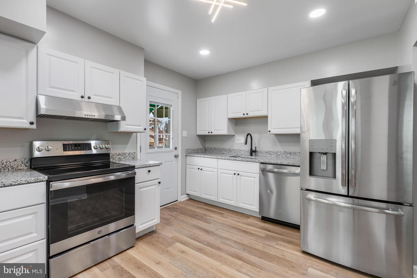 1324 Denbright Road photo 3