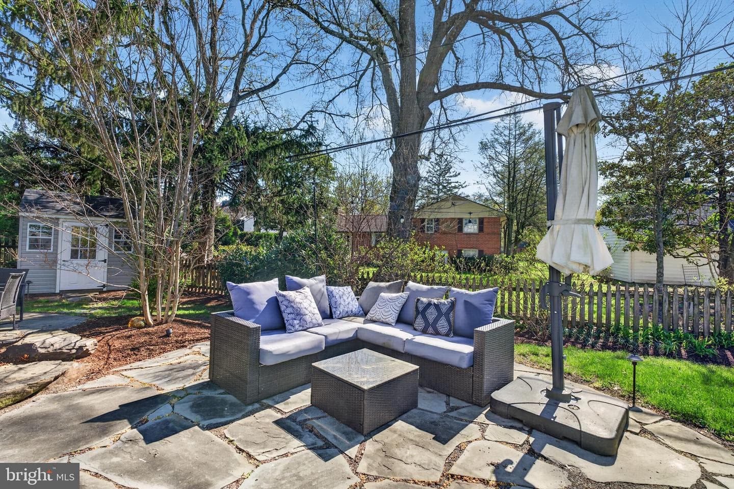 7000 Stoneleigh Court photo 23