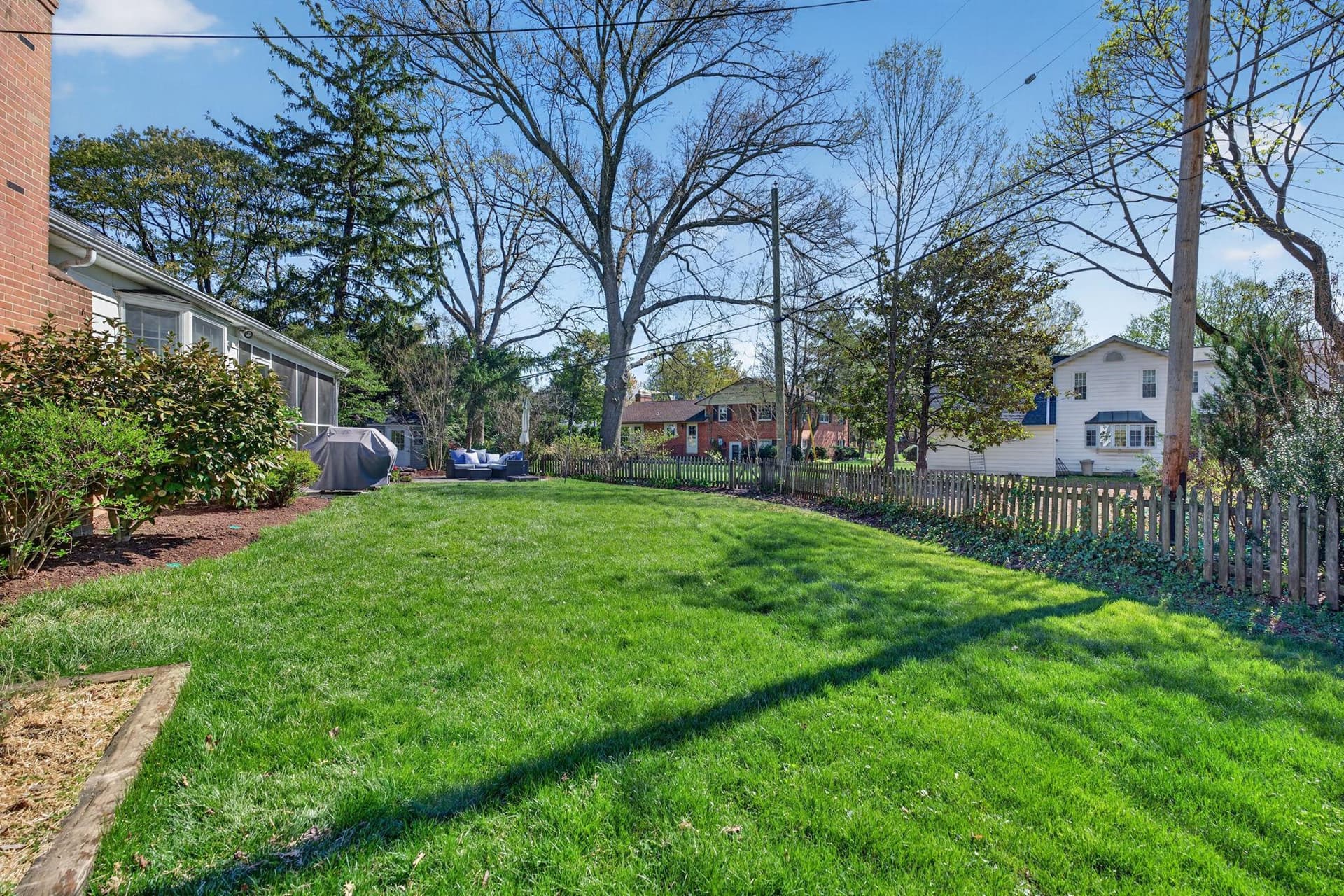 7000 Stoneleigh Court photo 27