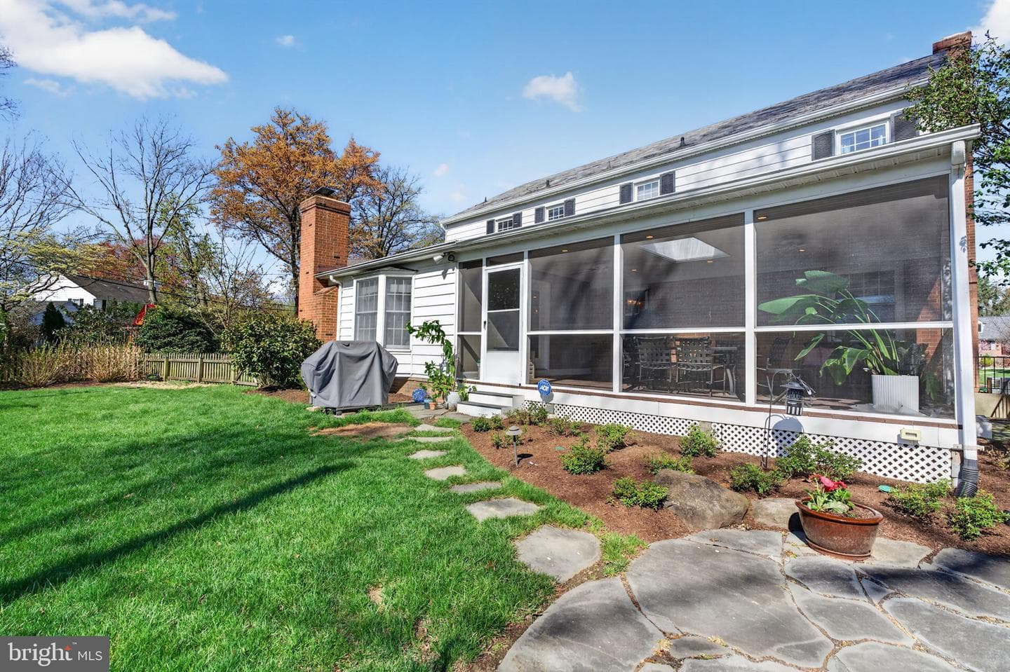 7000 Stoneleigh Court photo 29