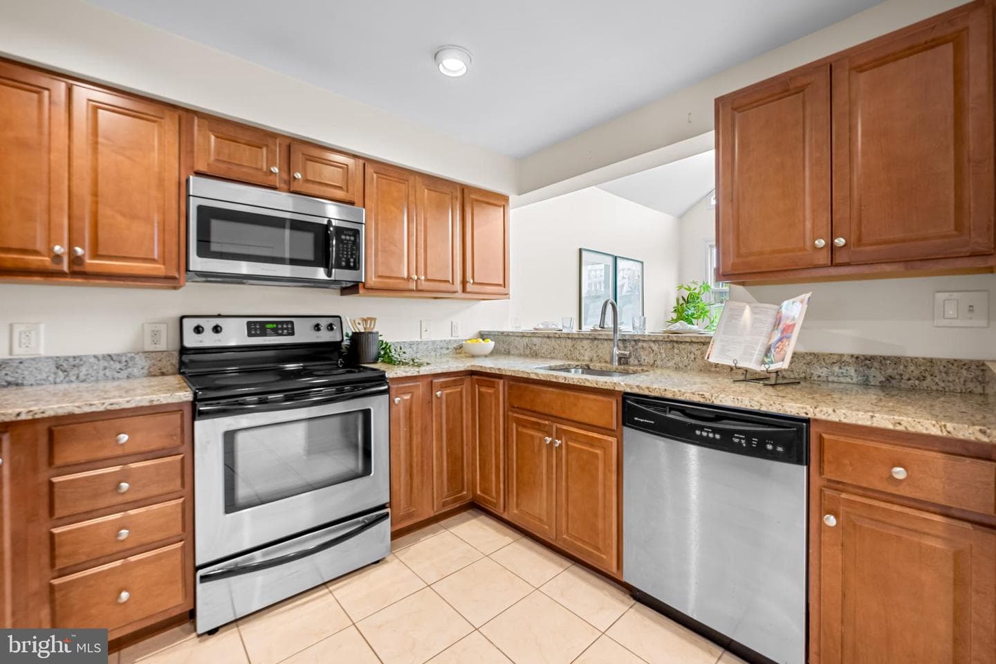 6045 Falls Road photo 7