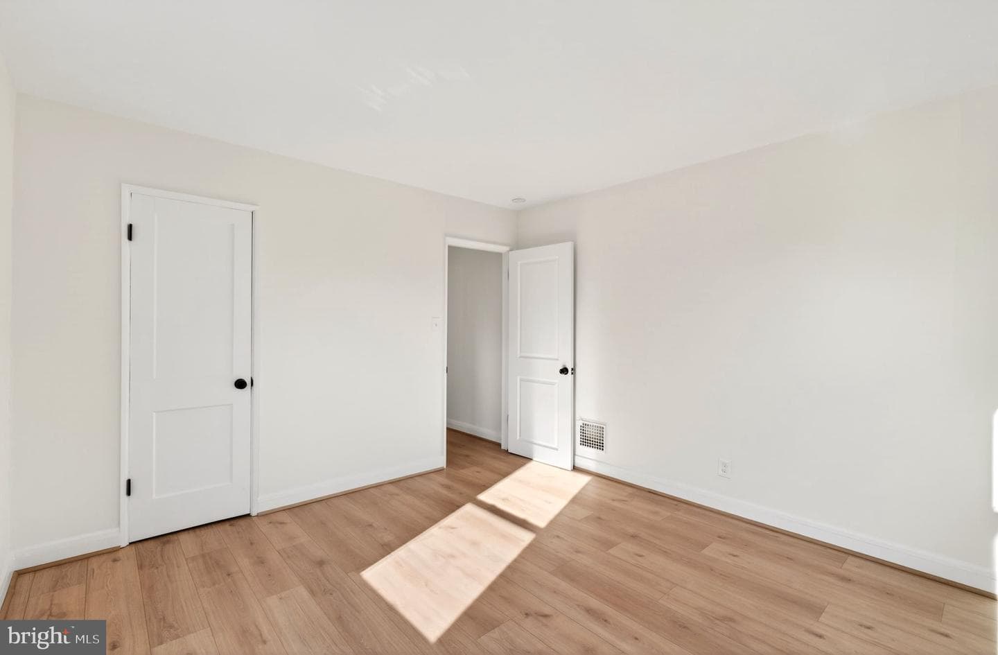 2511 Wentworth photo 14