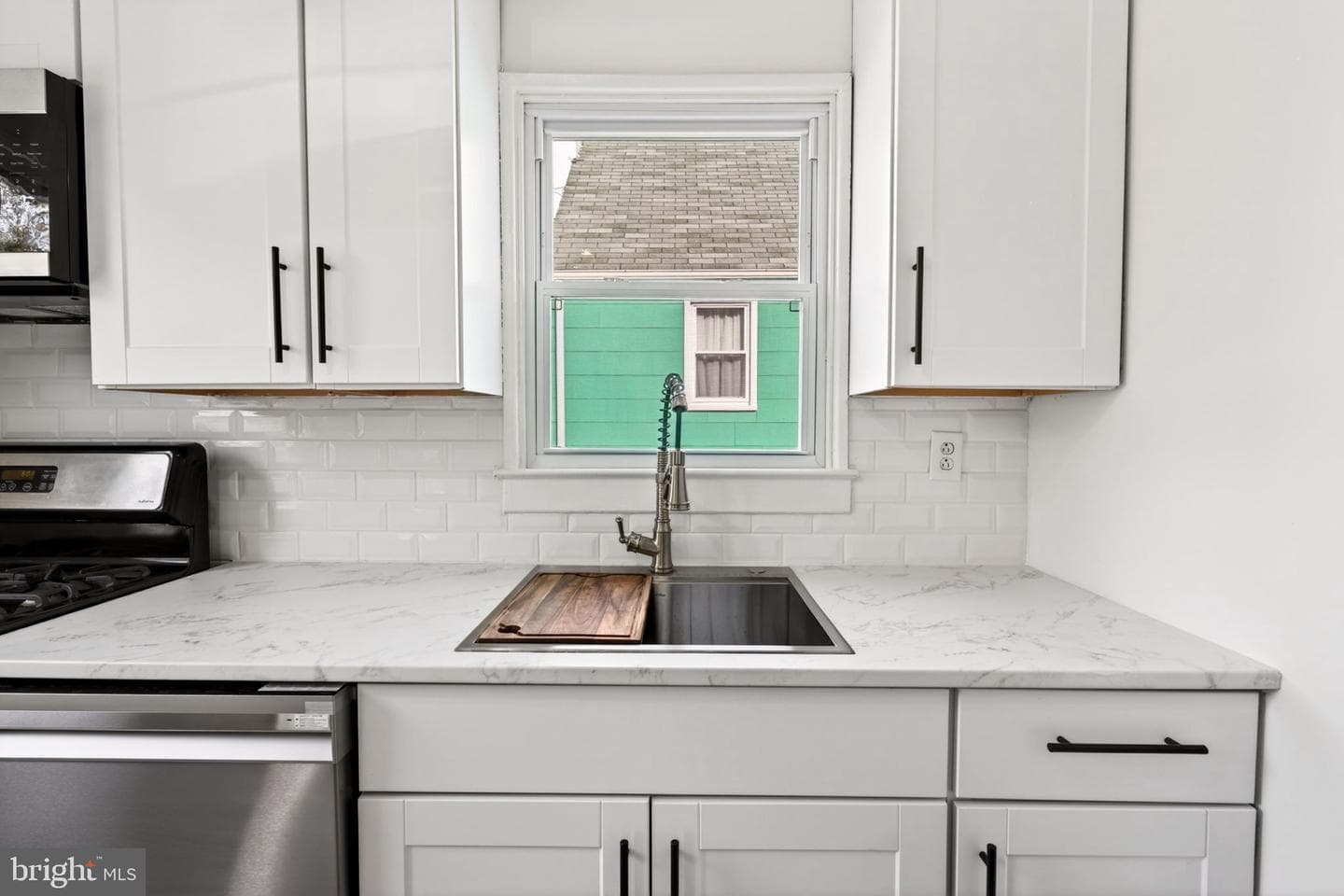 2511 Wentworth photo 8