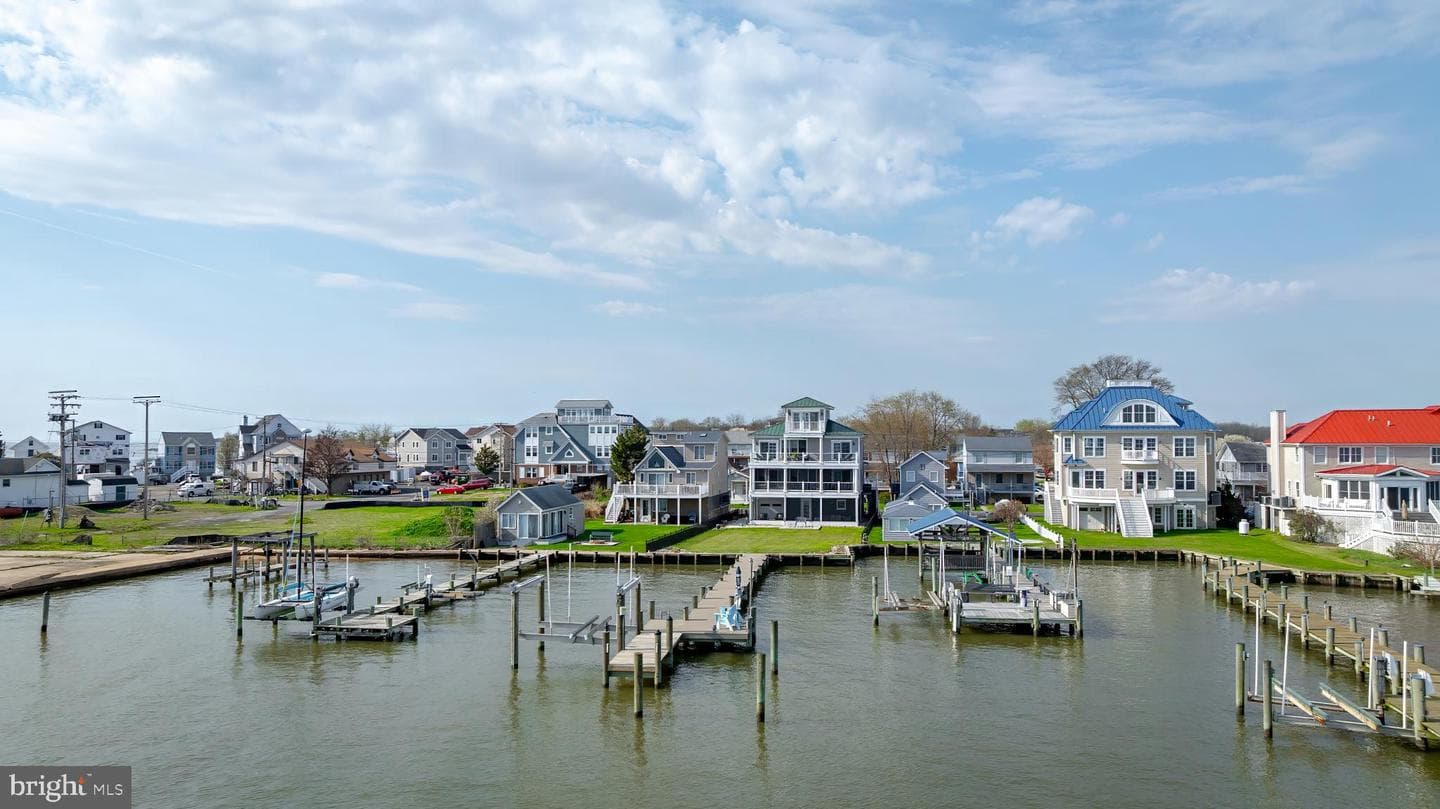 2811 Bay Drive photo 3