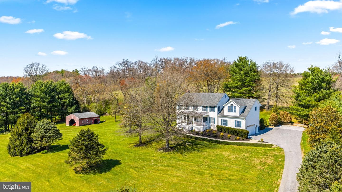 21310 W Liberty Road photo 3