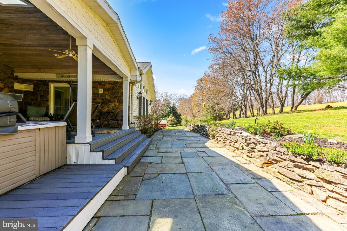 21310 W Liberty Road photo 86