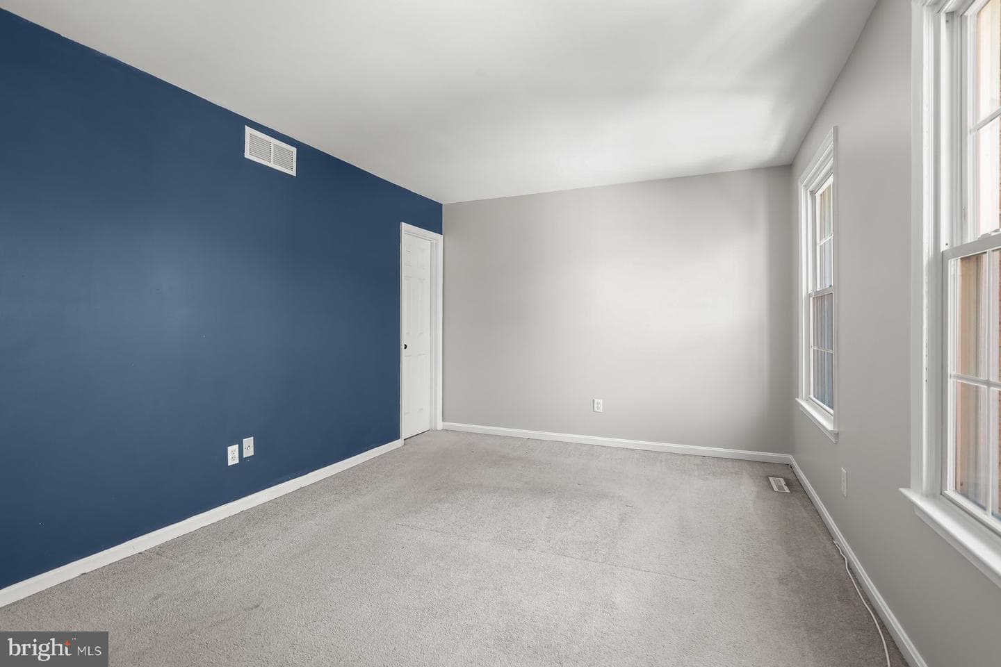 5827 Richardson Mews Square photo 17