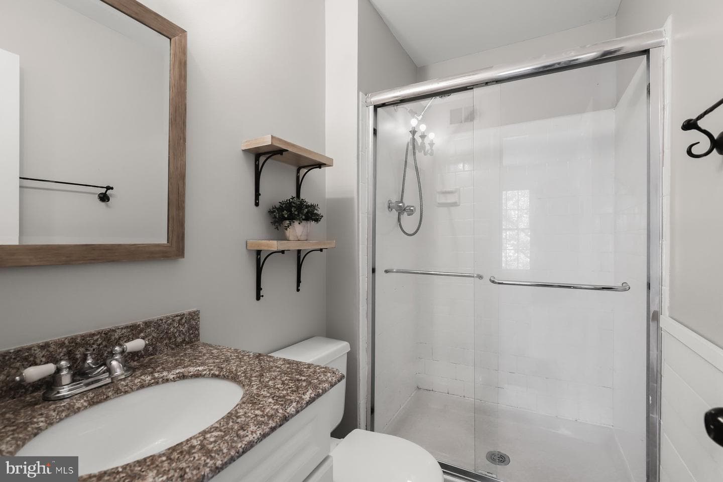 5827 Richardson Mews Square photo 18