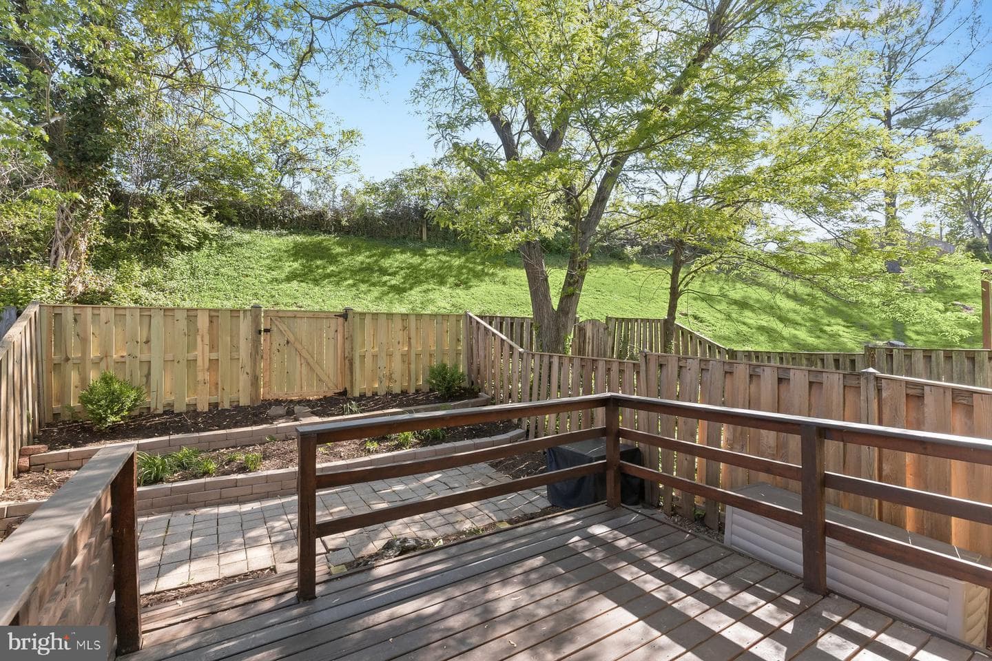 5827 Richardson Mews Square photo 32