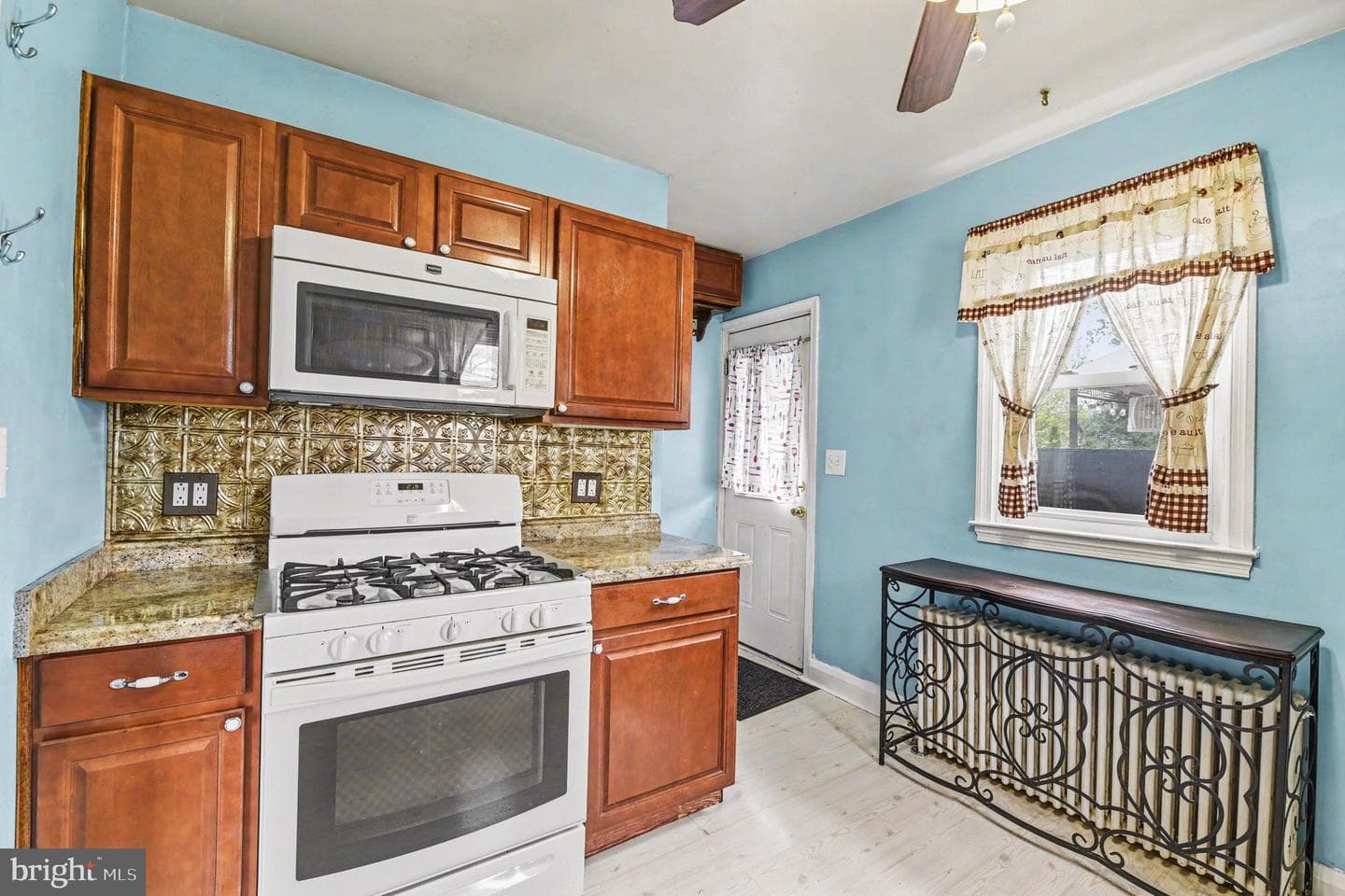 2939 Manns Avenue photo 11