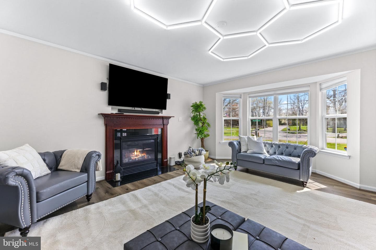 1439 Goodwood Avenue photo 8