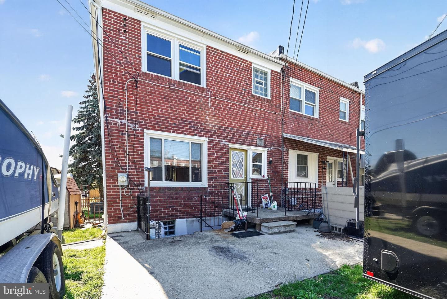237 Riverthorn Road photo 2