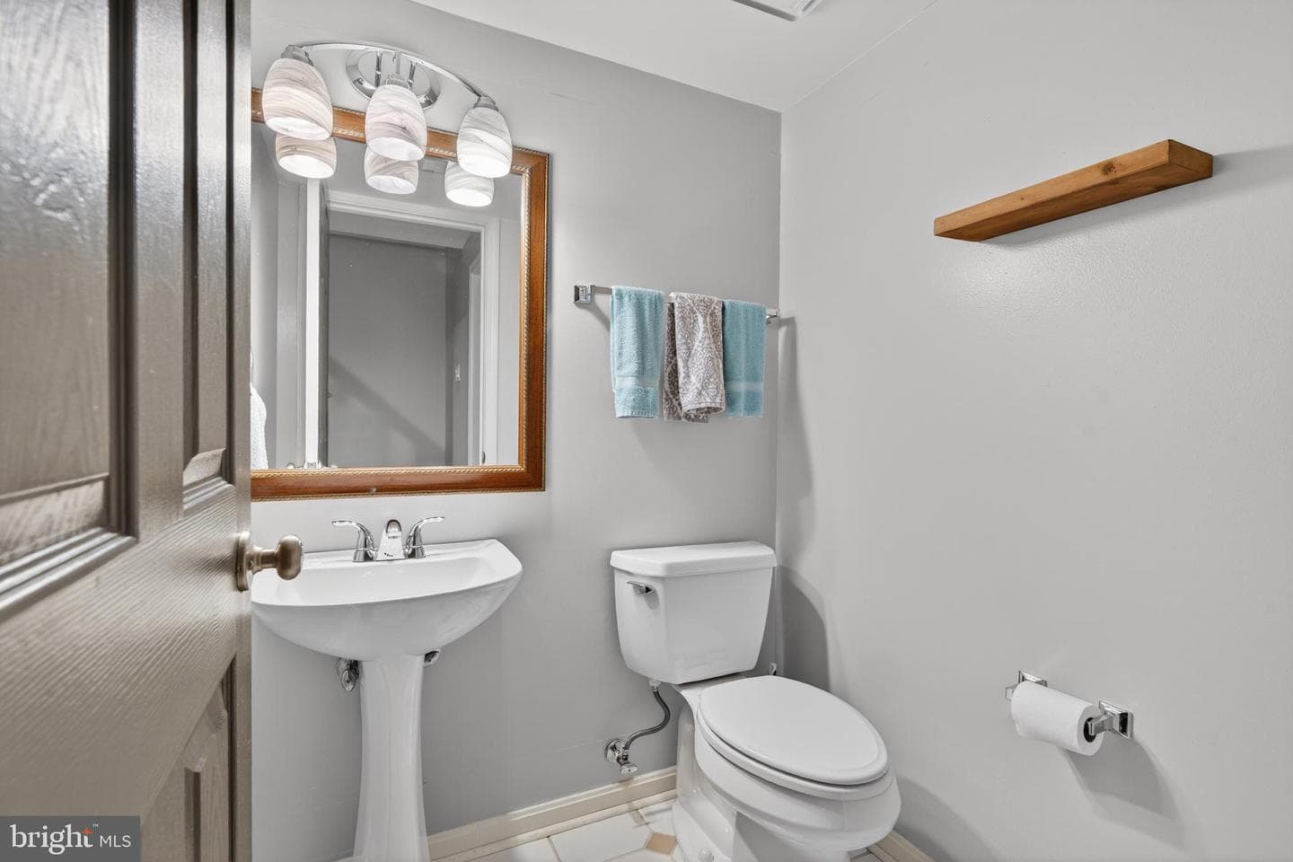 1154 Oakmoor photo 25