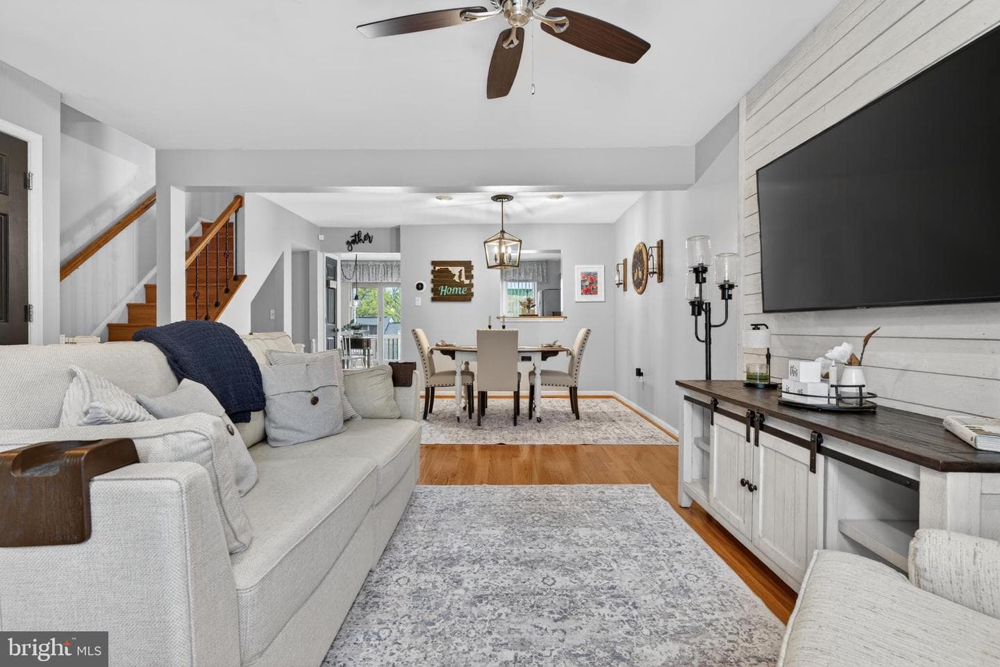 1154 Oakmoor photo 3