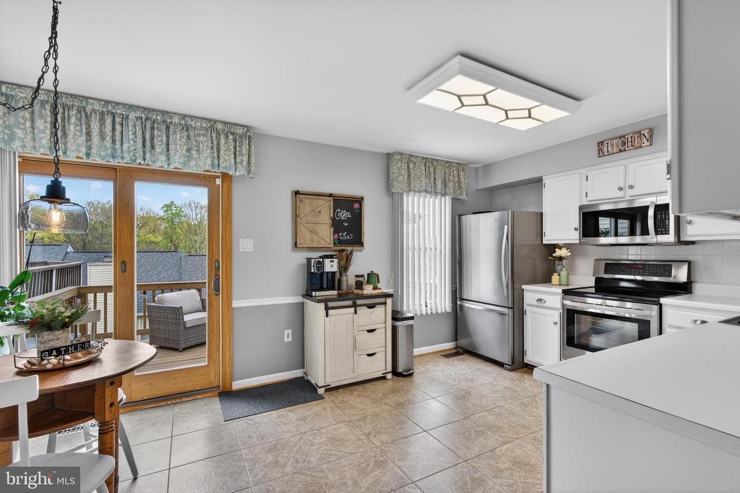 1154 Oakmoor photo 6