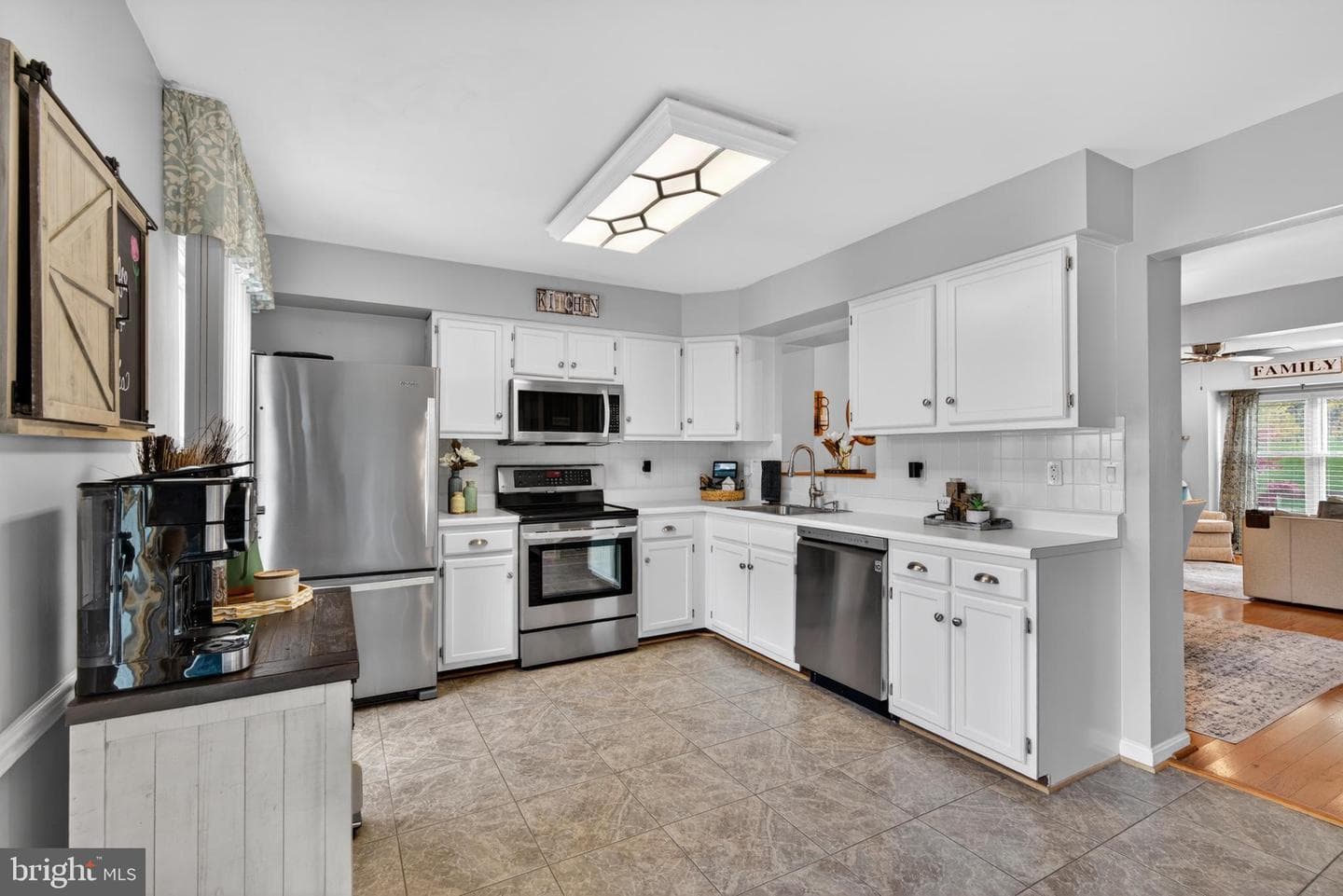 1154 Oakmoor photo 7