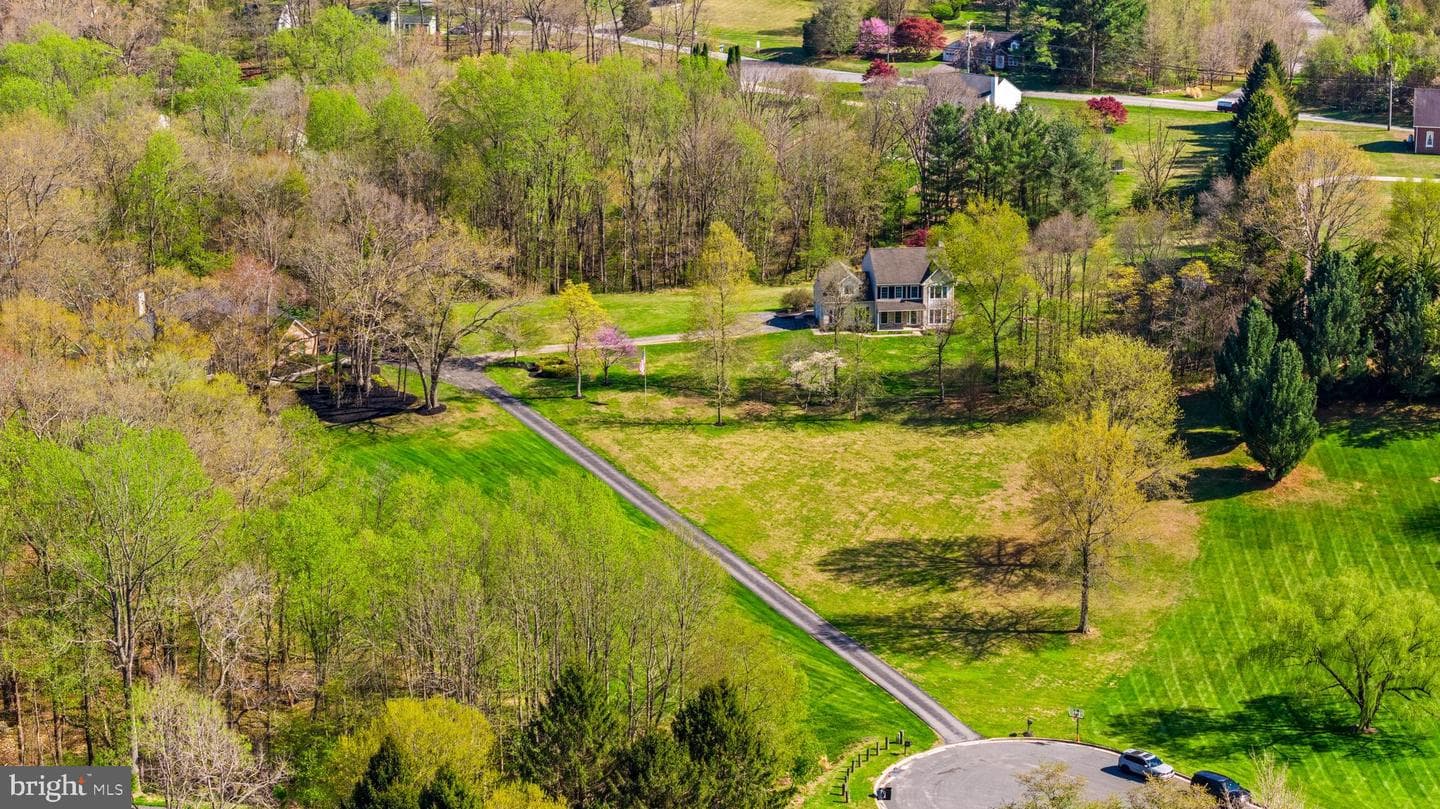 629 Coachmans Way photo 58