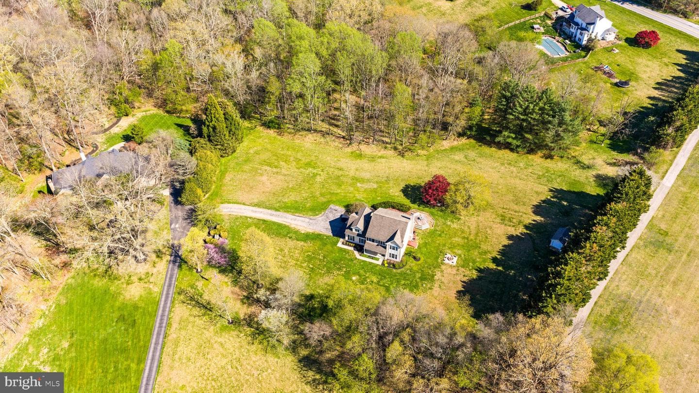 629 Coachmans Way photo 59