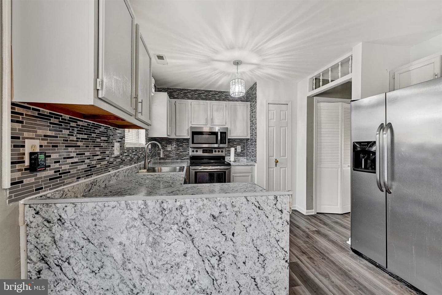 6681 Spring Mill Circle photo 7