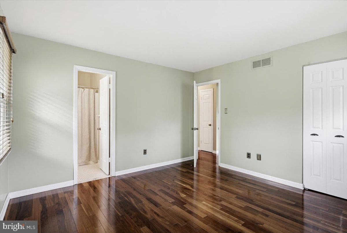6807 Upper Mills Circle photo 16