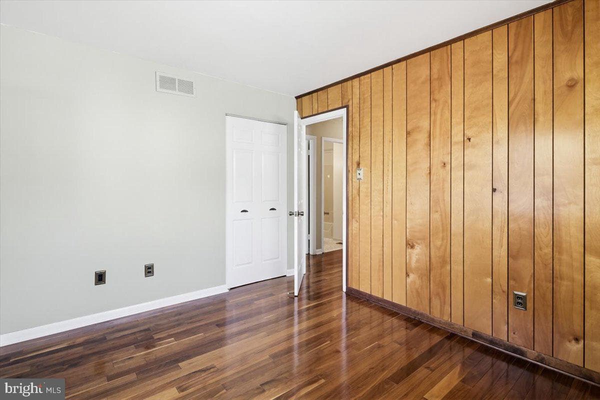 6807 Upper Mills Circle photo 19