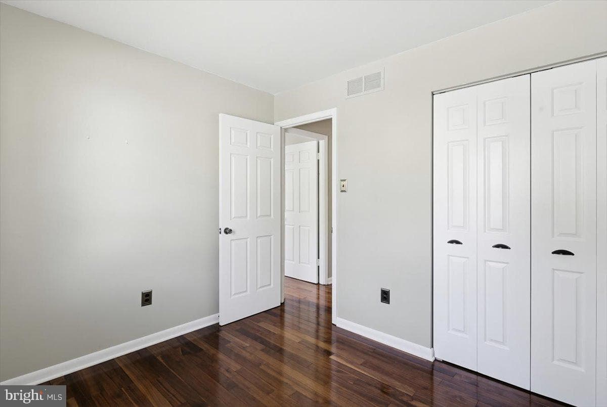 6807 Upper Mills Circle photo 23