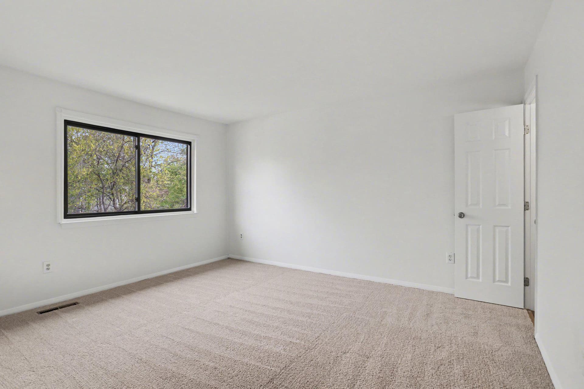 143 Bourbon Court photo 10