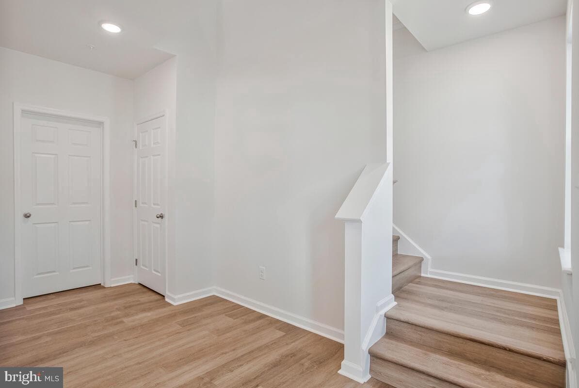 725 Nollmeyer Road photo 3