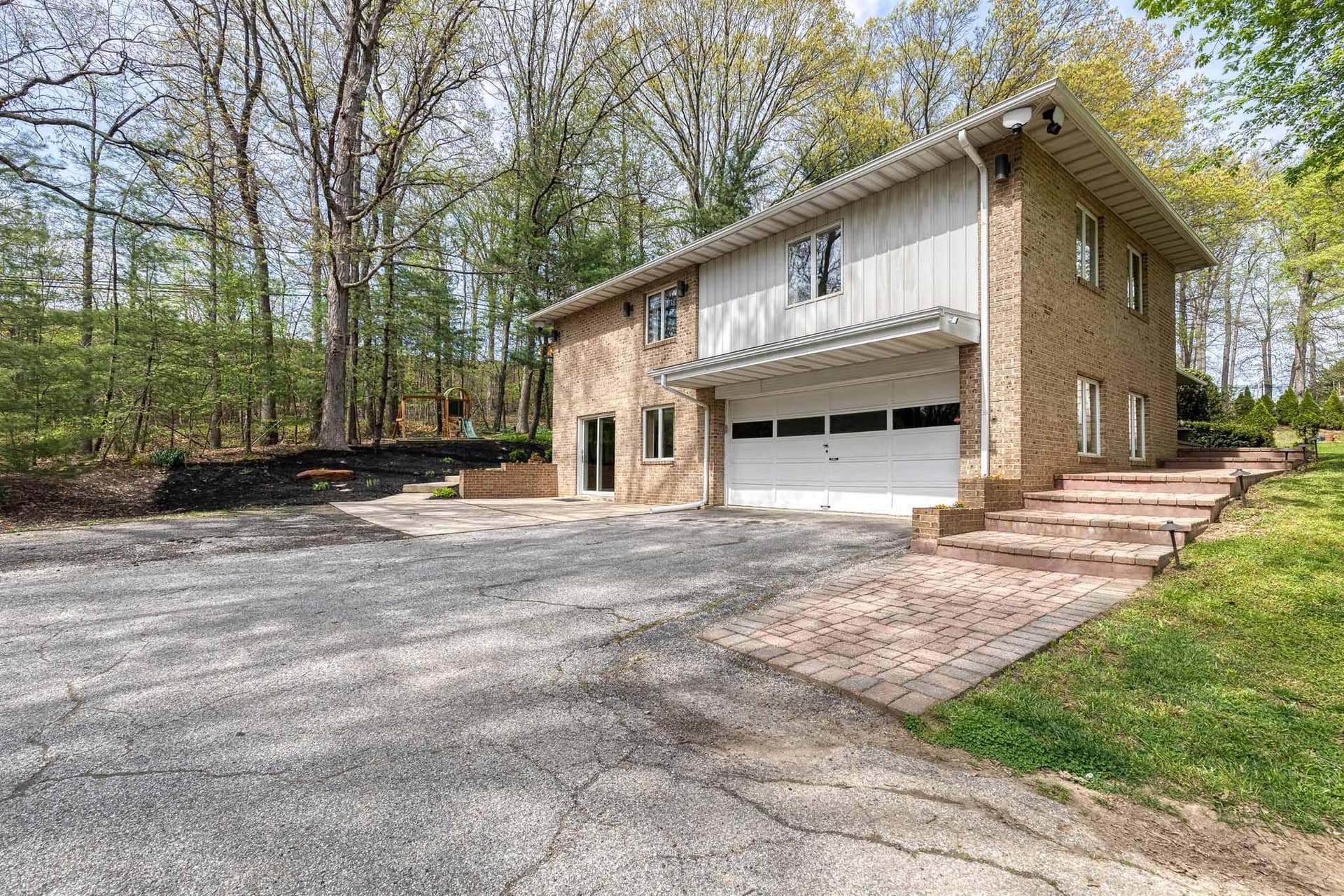 1608 Weyburn Road photo 45