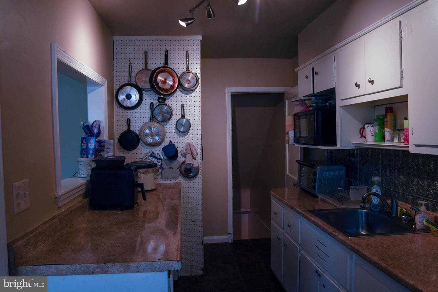 221 E Medwick Garth photo 10