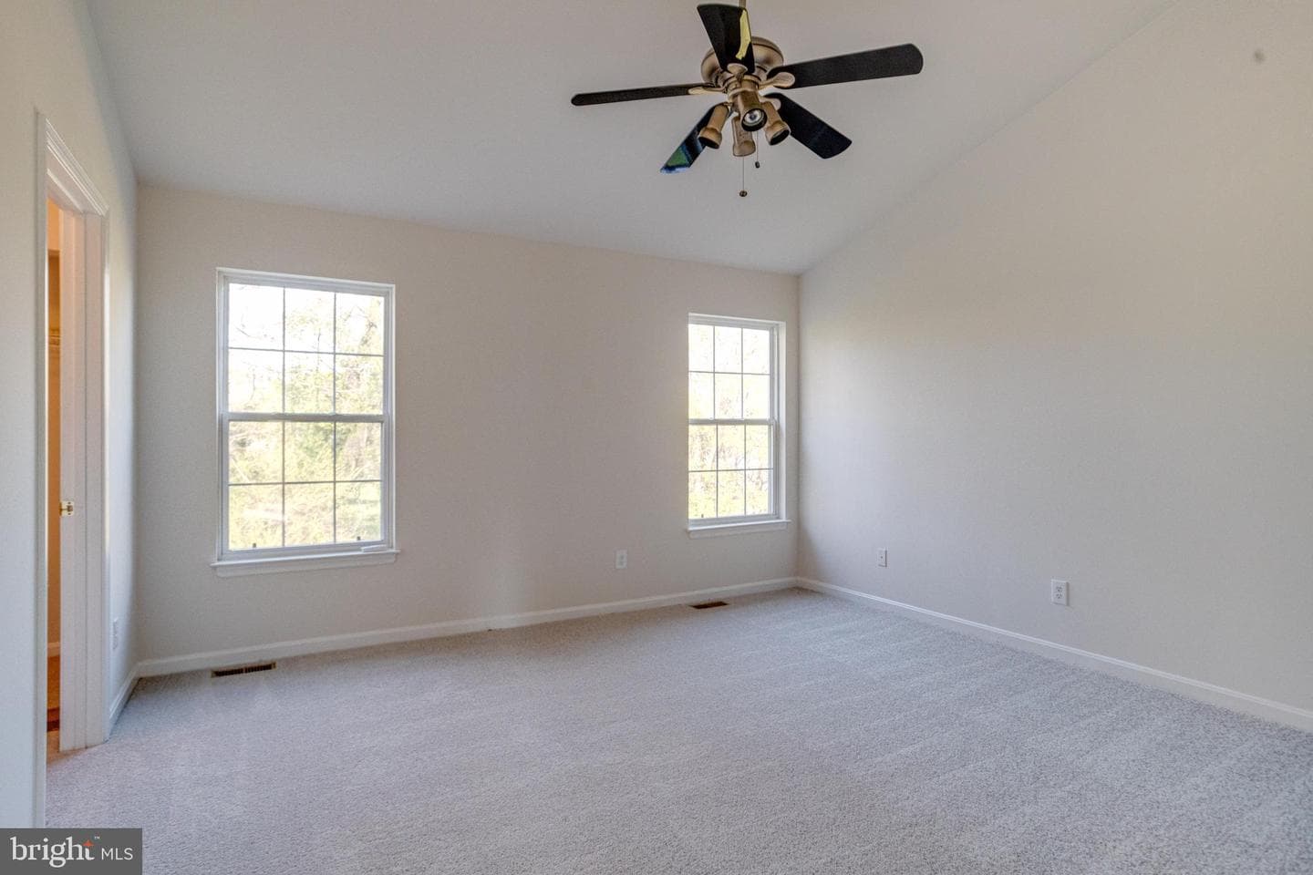7923 Vernon Avenue photo 17
