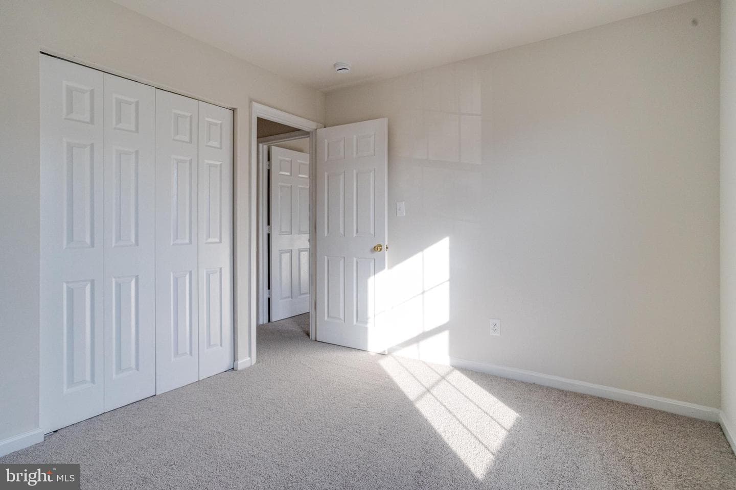 7923 Vernon Avenue photo 23