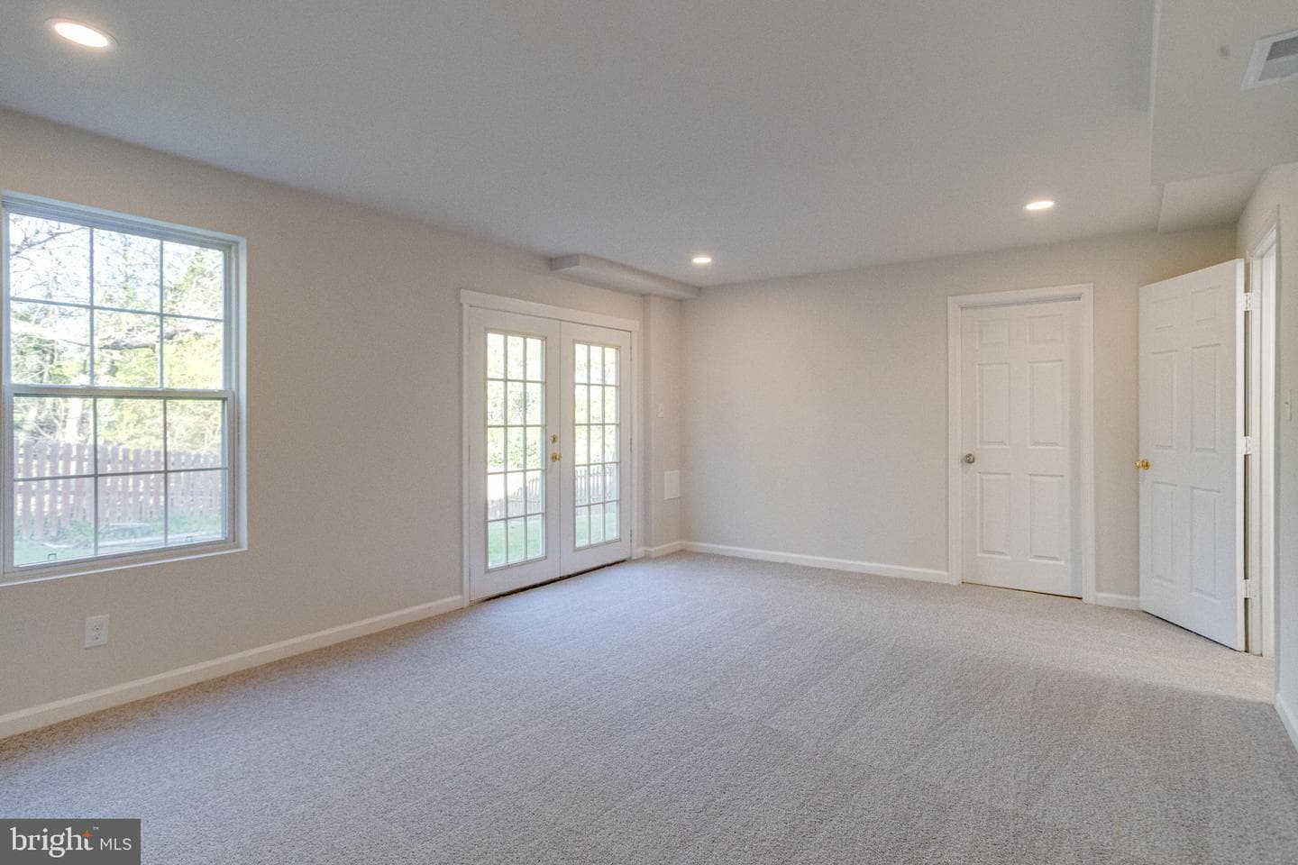 7923 Vernon Avenue photo 33