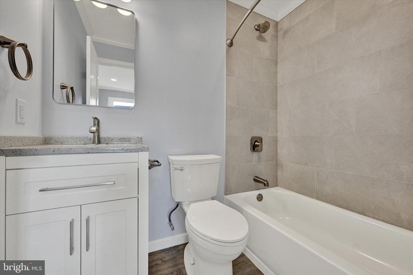 100 Fuller Avenue photo 19