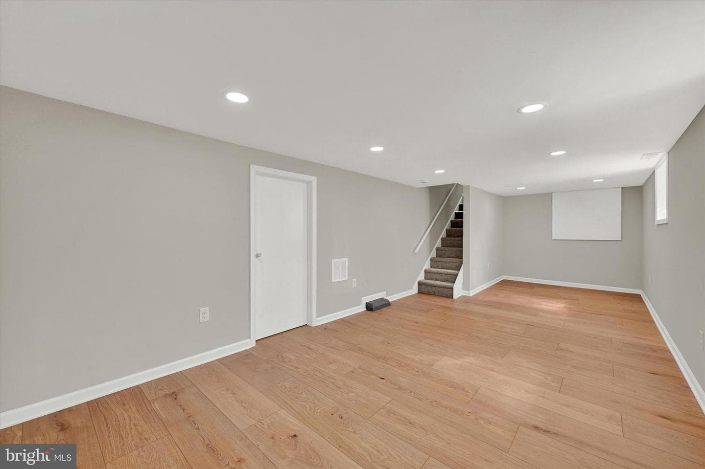 100 Fuller Avenue photo 25